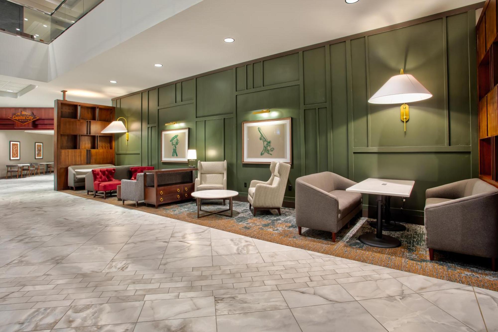 Doubletree By Hilton Lansing Hotell Exteriör bild