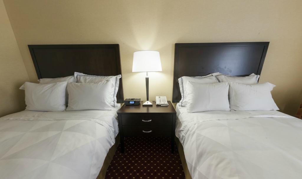 Doubletree By Hilton Lansing Hotell Rum bild