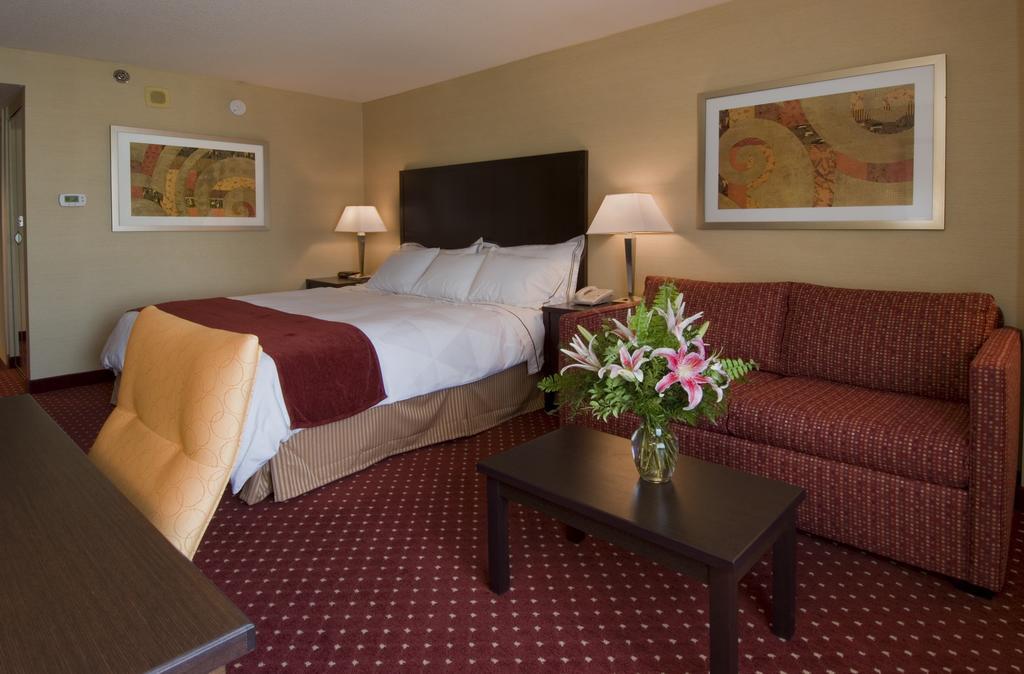 Doubletree By Hilton Lansing Hotell Rum bild